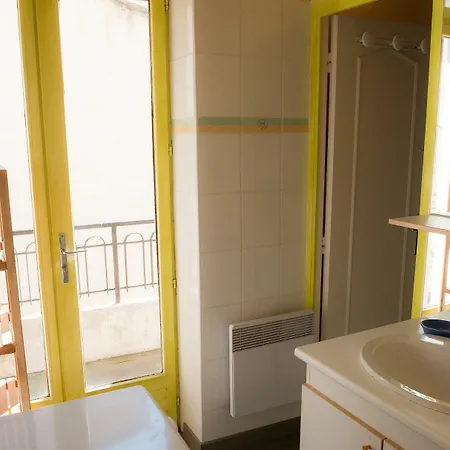 Les 12 Sables Apartment *